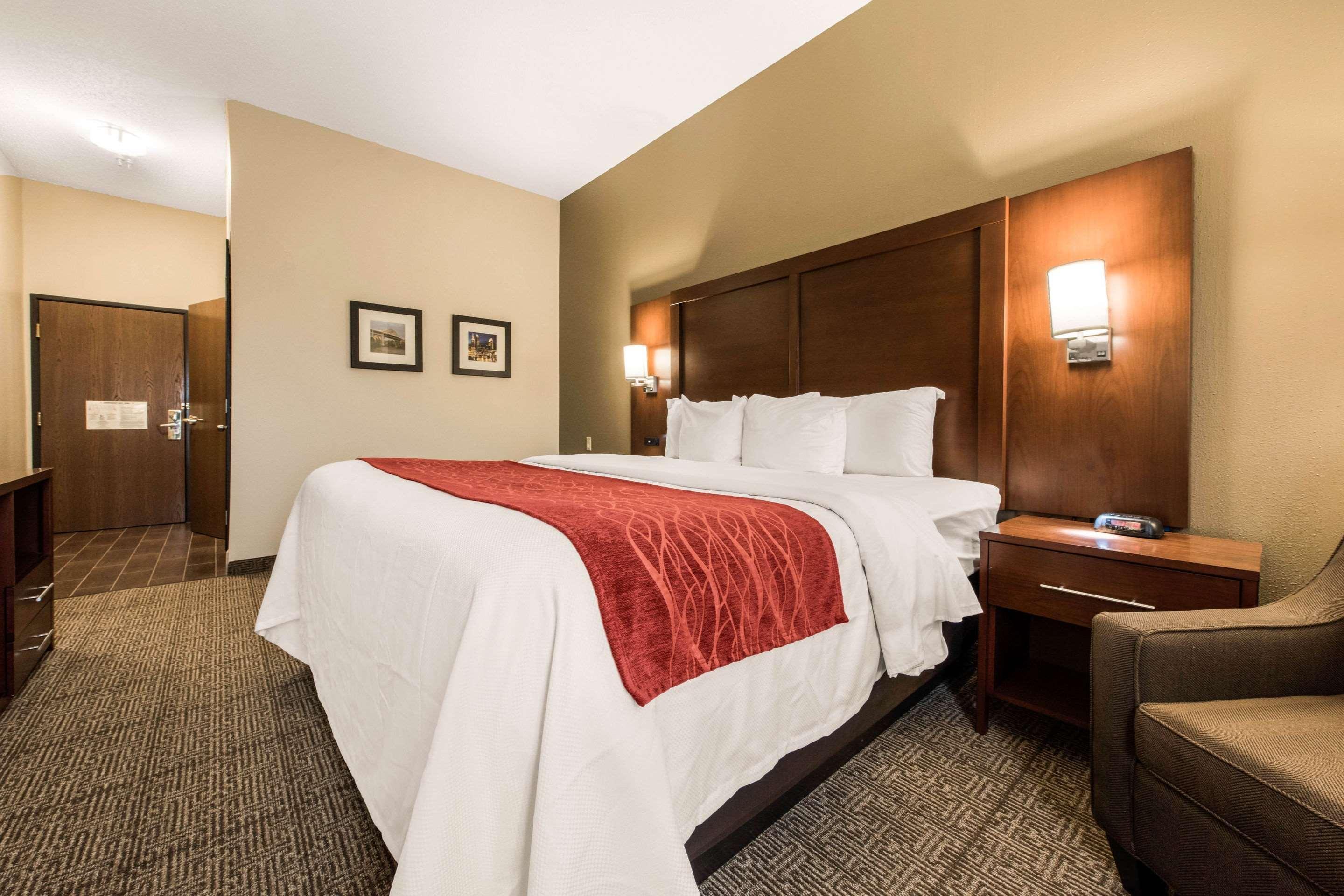 Comfort Inn & Suites Streetsboro - Kent Экстерьер фото
