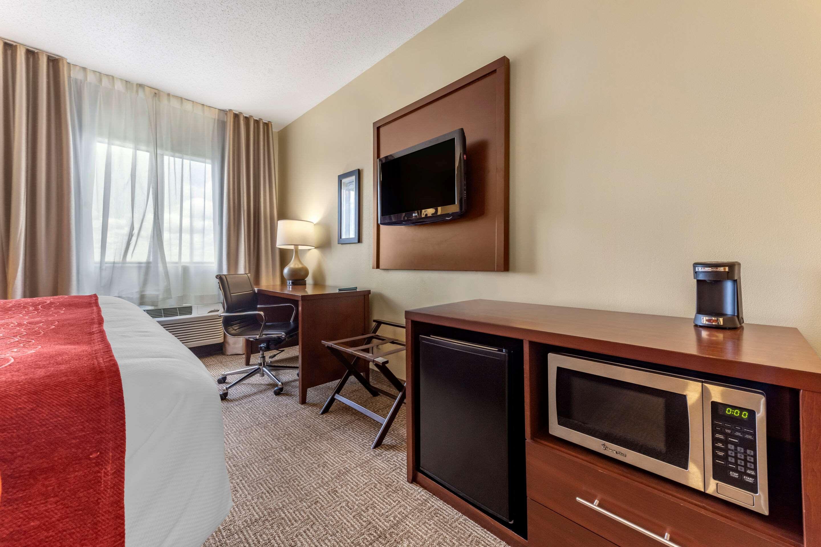 Comfort Inn & Suites Streetsboro - Kent Экстерьер фото