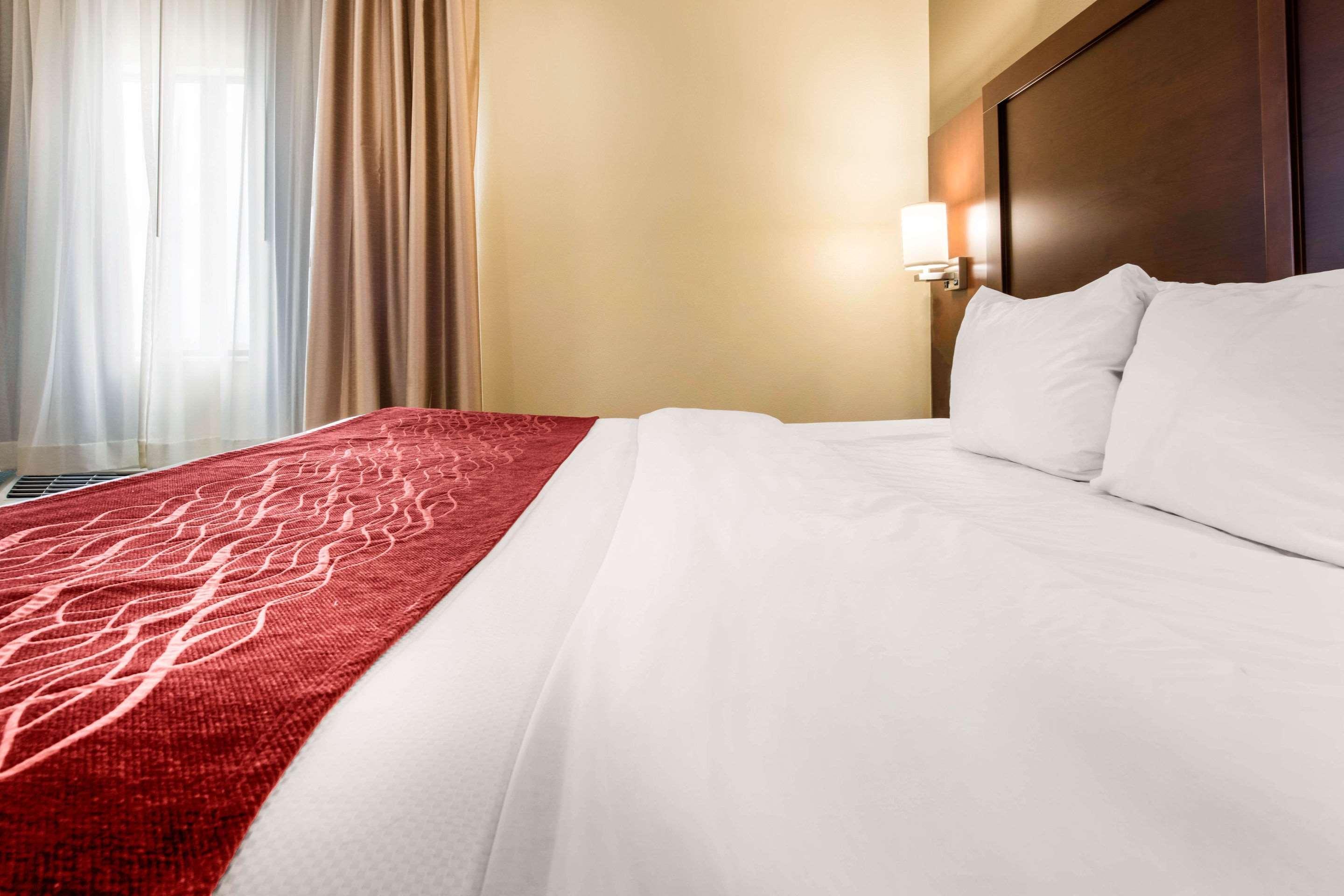 Comfort Inn & Suites Streetsboro - Kent Экстерьер фото