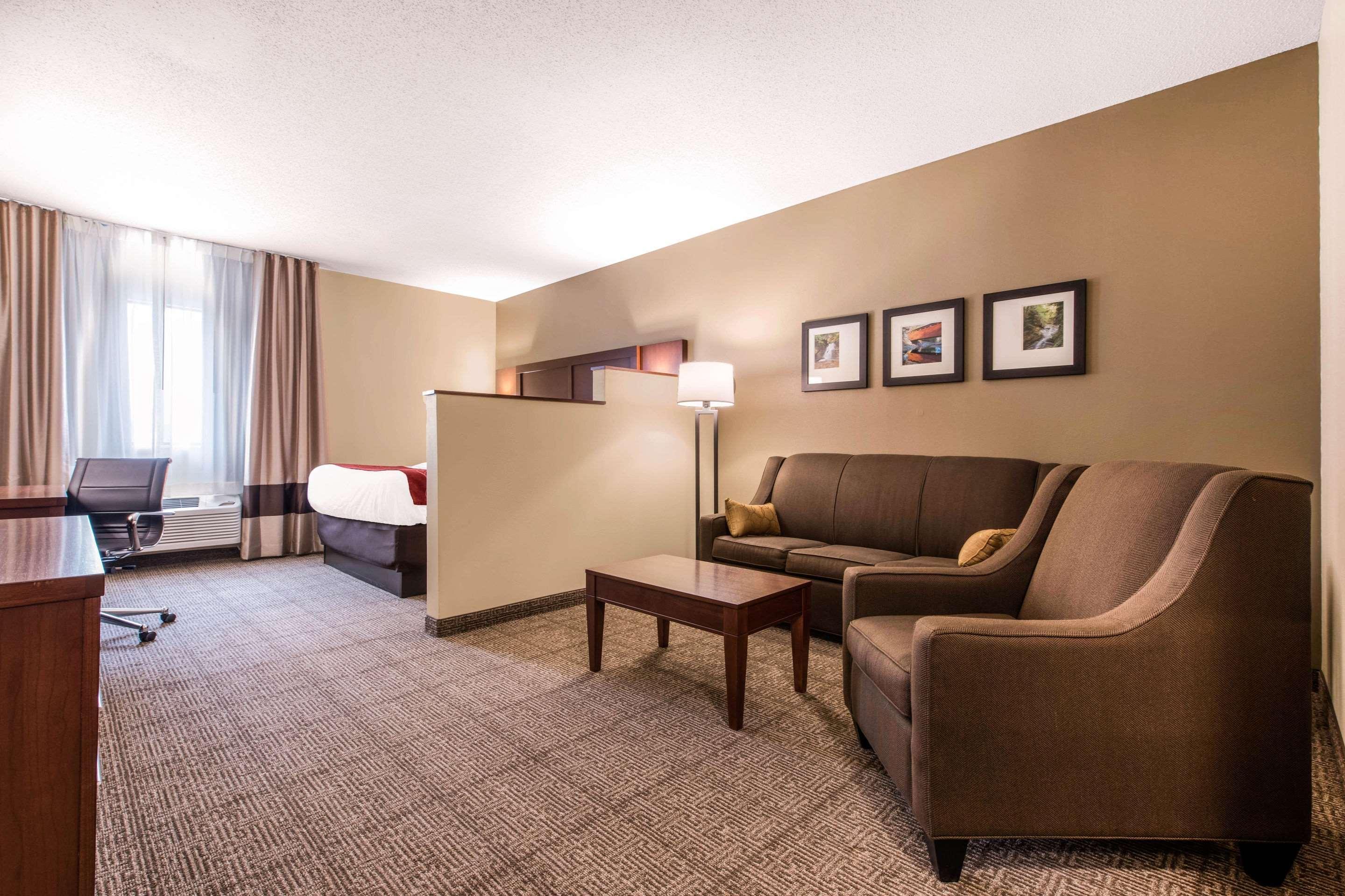 Comfort Inn & Suites Streetsboro - Kent Экстерьер фото