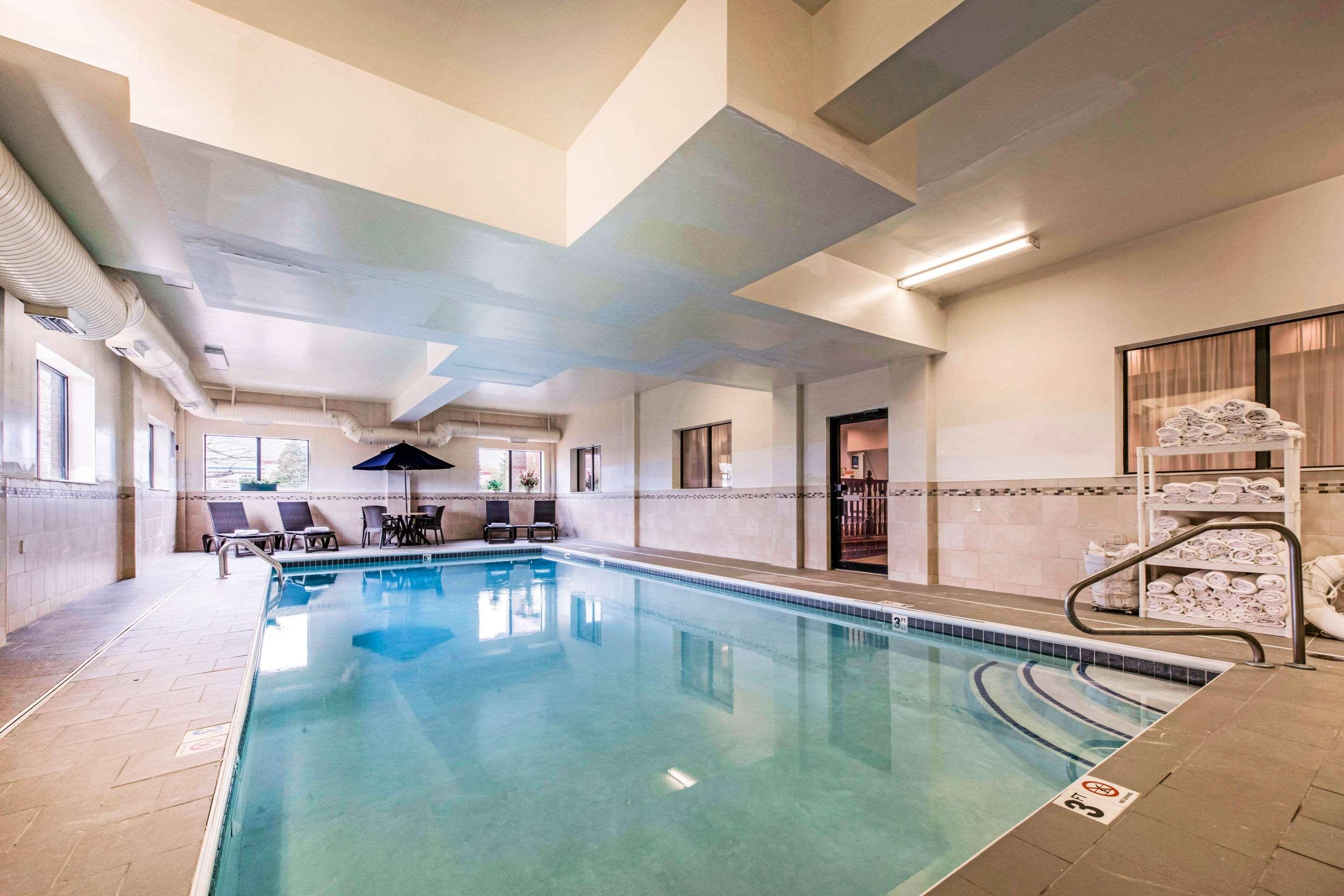 Comfort Inn & Suites Streetsboro - Kent Экстерьер фото